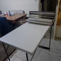 میز کار کاغذ دیواری در حد نو