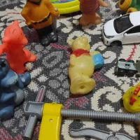 عروسکهای پلاستیکی کوچیک