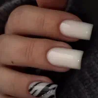 ۵۰درصد تخفیف کاشت ناخن ومژه .