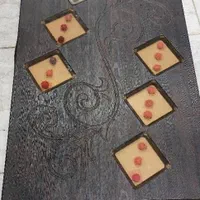 میز وسط و ۳عدد گل میز