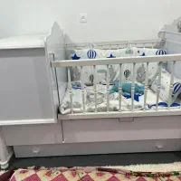 تخت نوزاد نوجوان