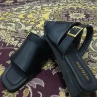 تلویزیون سالم با میز با صندل (دمپایی) نو و مبل|تلویزیون و پروژکتور|خوی, |دیوار