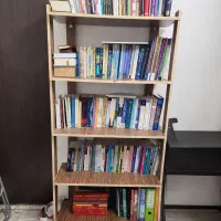 میز مطالعه و کتابخانه