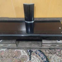 یک میز ال سی دی در حد نو