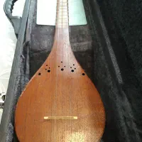 سه تار دستساز همراه با هاردکیس