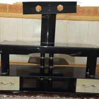 میزتلویزیون شیشه ی تمیز درحدنو