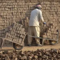 نیازمند دو‌کارگر برای کارهای بنایی