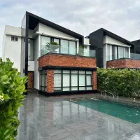 ویلادوبلکس-لوکس-استخرداربا-نگهبانی-متریال-با-کیفیت