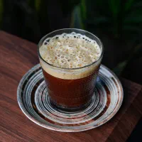 باریستا و سالن دار و قلیان چی