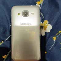سامسونگ Galaxy J1 با حافظهٔ ۴ گیگابایت