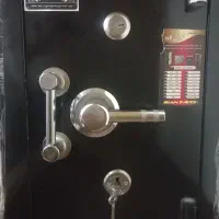 گاو صندوق در حد نو