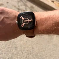 ساعت seven Friday