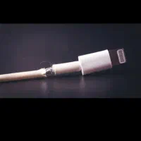 طرح تعویض سیم شارژر موبایل با نو