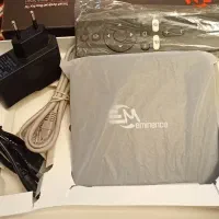 اندرویدباکس وآنتن گیرنده تلویزیون با پایه اش