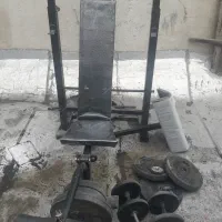 میز بدنسازی و دمبل