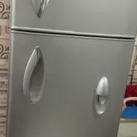 یخچال دو دره کاملآ سالم استش