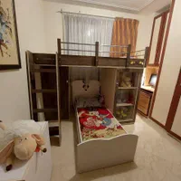 تخت ویترین دار به علاوه میز تحریر و کمد