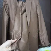 کت و شلوار نو|لباس|صومعه‌سرا, |دیوار