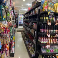 نیروی کار سوپر مارکت شیفت عصر