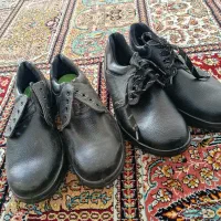 دو جفت کفش ایمنی نو نو|کیف، کفش، کمربند|قم, پشت انبار نفت|دیوار