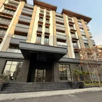 شهرک نفت 130 متر 3 خواب مشرف به باغ