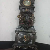 ساعت ایستاده تزئینی