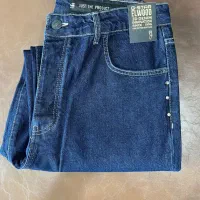 شلوار جین وارداتی در انواع بُرش تک و عمده