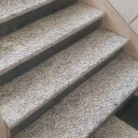 نظافت راه پله انجام میدم