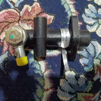 پمپ کلاج کمپرسور پمپ ترمز خاور ایسوزو ده تن بنز|قطعات یدکی و لوازم جانبی|مشهد, سمزقند|دیوار