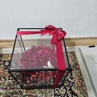 باکس گل رز قرمز مصنوعی