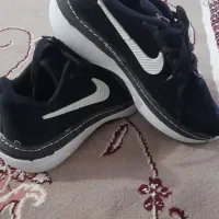 کتونی|کیف، کفش، کمربند|نیشابور, راه آهن|دیوار