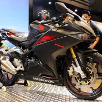 موتور cbr 250rr رنگ مشکی با abs