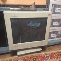 کیس و مانیتور و دوعدد اسپیکر