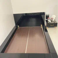 تخت دو نفره به همراه آینه کنسول و فایل ۵ کشو|تخت و سرویس خواب|تهران, سوهانک|دیوار