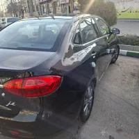 ماشین جک جی ۴ مدل ۴۰۳ ۸تا کار بدون رنگ