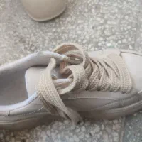 کتونی لژ دار کرم