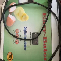 دستگاه جوجه کشی