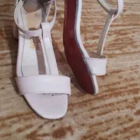 لباس وخترانه وکفش|کفش و لباس بچه|خوی, |دیوار