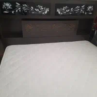 تخت و آیینه عروس