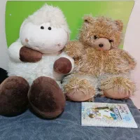 دوتا عروسک بزرگ خرسی و گاو