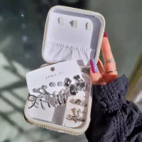 پک  گوشواره های اقتصادی