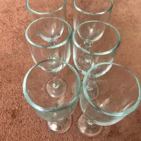 بک دست جام ویک دست فنجان نعلبکی