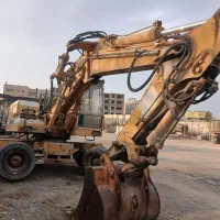 بیل مکانیکی لیپهر ۹۱۲ لاستیکی مدل ۱۹۸۴