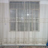 پرده تور کار کرده با دوتا دستک مخمل کاملا نو وسالم