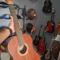 گیتار سانتاماریا(شروع قیمت از ۱ میلیون)