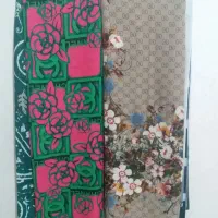 تعدادی روسری وشومیز|لباس|رباط‌کریم, رباط‌کریم|دیوار