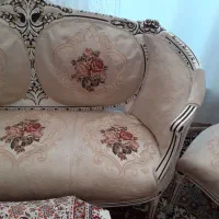 مبل سلطنتی ۹ نفره همراه سه تا میز عسلی|مبلمان خانگی و میز عسلی|تربت جام, شهید غلام زاده|دیوار