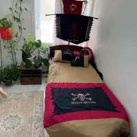 تخت دزدان دریایی|تخت و سرویس خواب|پردیس, فاز ۸|دیوار