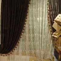 تعدادی پرده پارچه ای و تور خارجی و ایرانی