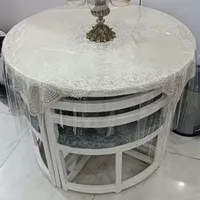 میزناهارخوری گرد سفید رنگ